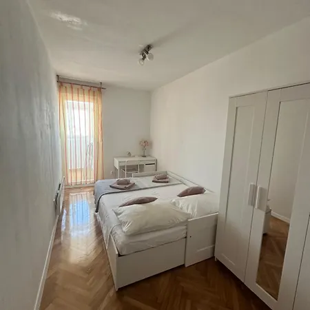 T-star, 2-bedroom With Magnificent View Daire